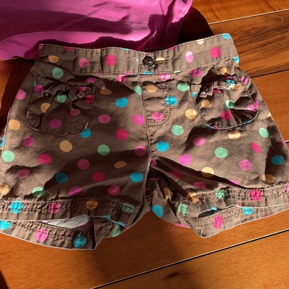 Girls 4 shorts and short sleeve tee - Picture 3 of 3